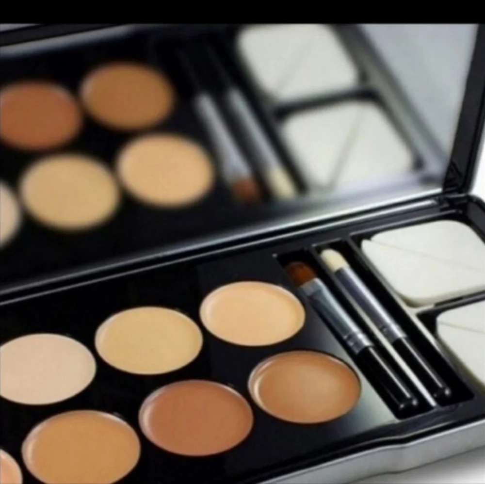 Makeover Essentials B Me Conceal Me Concealer Set 8 Colors Foundation Concealer - Picture 2 of 8